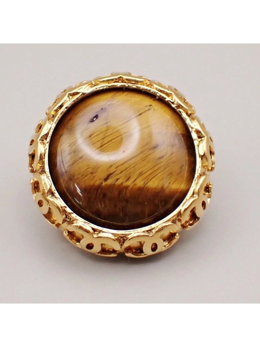 CHANEL CC ogo Tiger Eye Round Button Earrings 94P Clip-On GHW Vintage 298-082025 - Picture 6 of 11